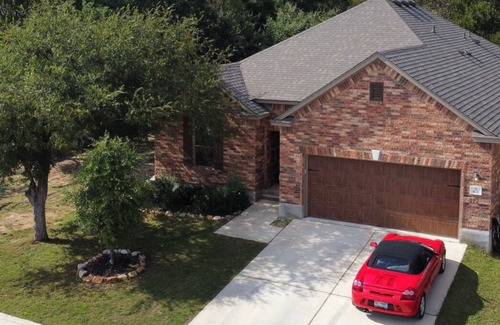 San Marcos House | Discover The Getaway: Modern Comforts & Family-Friendly Amenities