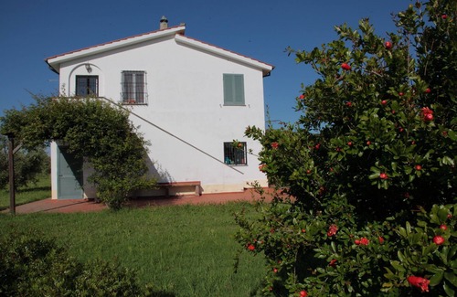 Tuscania House | The Giberto: Secluded Farmhouse with Ocean View Amenities