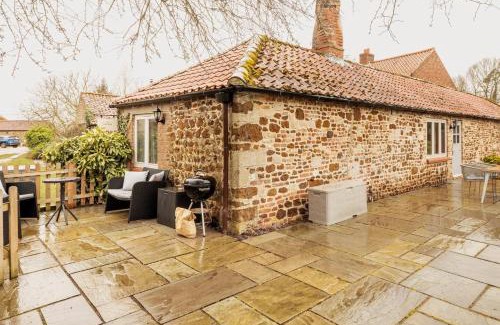Pentney House | Relaxing Spa Getaway at The Gig House with Pool & Hot Tub