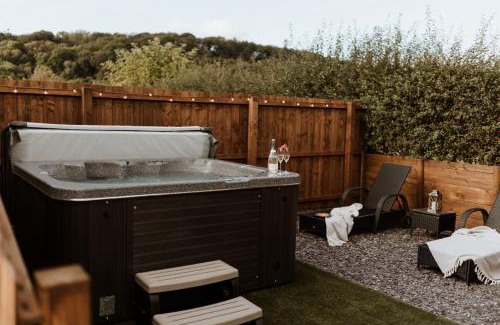 Guilsfield House | Top-Rated Retreat at The Ginger Nut with Relaxing Hot Tub