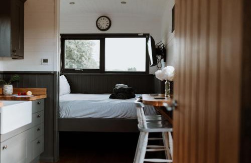 Guilsfield House | Top-Rated Retreat at The Ginger Nut with Relaxing Hot Tub