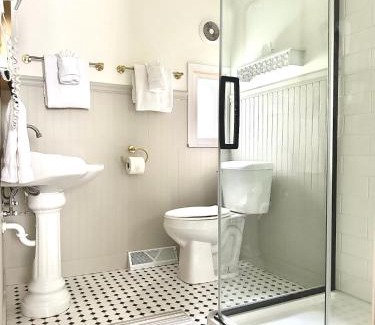 Mount Pleasant Bed & Breakfast | Eco-Friendly Haven at The Ginkgo Tree - Rated 10/10