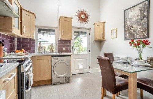 Mumbles Apartment | Family-Friendly Stay at The Gite - Perfect for All Ages