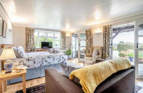 Mumbles Apartment | Family-Friendly Stay at The Gite - Perfect for All Ages
