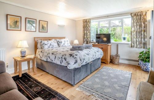 Mumbles Apartment | Family-Friendly Stay at The Gite - Perfect for All Ages