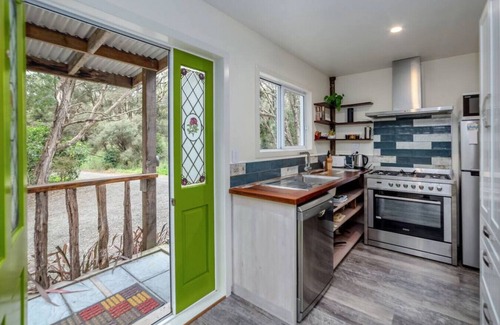 South Wairarapa District Cottage | Top-Rated Spa Retreat at The Glade, Martinborough