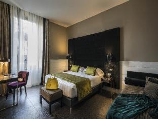 Repubblica Hotel | Unforgettable Stay at The Glam - 4-Star Oasis with Hot Tub