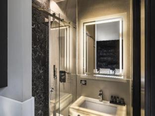 Repubblica Hotel | Unforgettable Stay at The Glam - 4-Star Oasis with Hot Tub