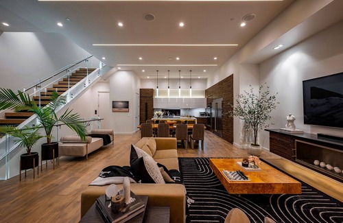 Hyde Park House | Experience The Glass Haus: Rooftop Terrace & Spa Oasis