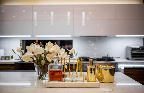 Hyde Park House | Experience The Glass Haus: Rooftop Terrace & Spa Oasis