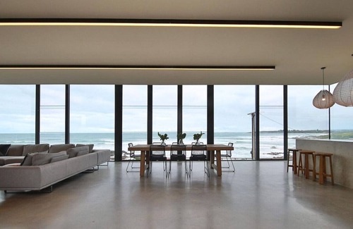 Middleton House | Experience The Glasshouse at Middleton Point with Ocean Views
