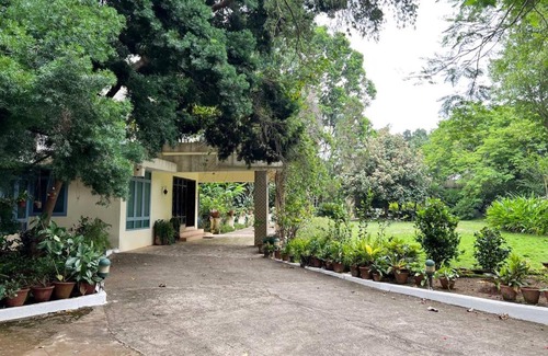Salem Resort | Discover The Glazebrooke Bungalow with Delightful Breakfast