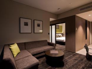 Eight Mile Plains Hotel | Glen Hotel and Suites: Oceanfront Bliss with 5-Star Amenities
