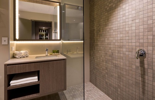 Eight Mile Plains Hotel | Discover The Glen Hotel & Suites: Top-Rated 4-Star Retreat