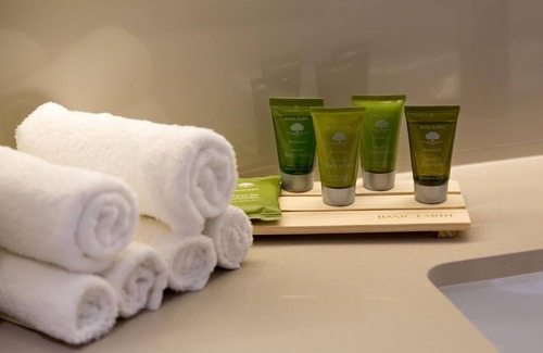 Eight Mile Plains Hotel | Discover The Glen Hotel & Suites: Top-Rated 4-Star Retreat