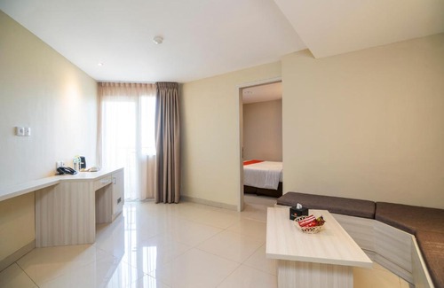 Tomang Apartment | Family-Friendly Gloria Suites in Grogol with Pool Access