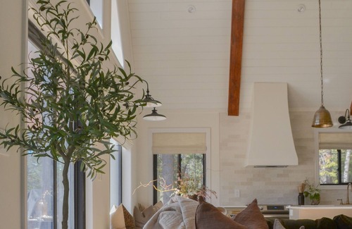 Fort Coulonge Cottage | The Goat Haus: Luxury Waterfront Cottage - Quebec (1.5hrs from Ottawa)