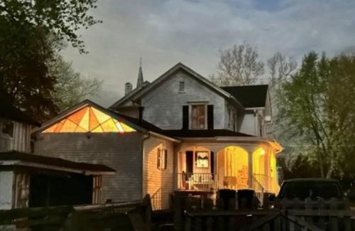 Kaneville House | Experience The Goat Farm: Pet-Friendly & 10/10 Rated Stay