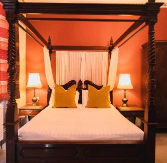 Bartestree Hotel | Cozy Stays at The Godwins with Breakfast & Family Amenities