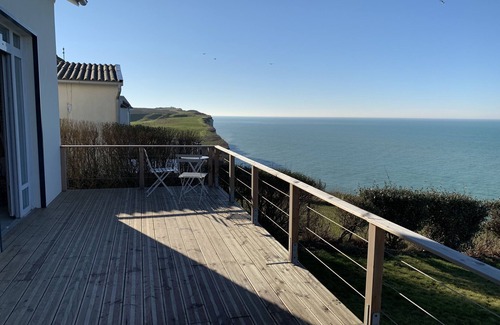 Quiberville House | Goelette House: Breathtaking Sea View & Poolside Bliss