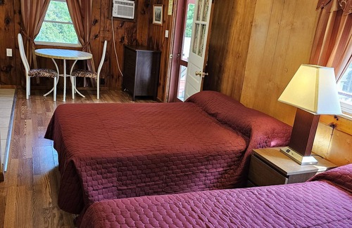 Lake George Cabin | Experience The Gold Eagle Cottage 6 with Ocean Views
