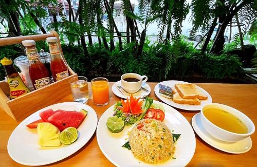 Thung Song Hotel | Family-Friendly Haven at The Gold Living Life Hotel