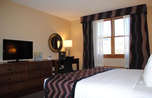Golden Hotel | Explore The Golden Hotel: Pet-Friendly 4-Star Retreat