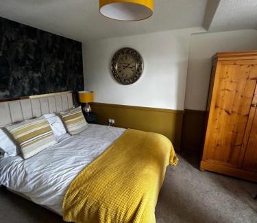 Leyburn Hotel | Pet-Friendly Stays at The Golden Lion Hotel - Rated 8.4/10