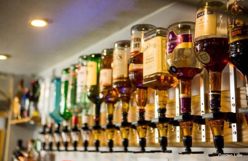 Bridgnorth Bed & Breakfast | Inviting Golden Lion Inn: Family-Friendly with Breakfast