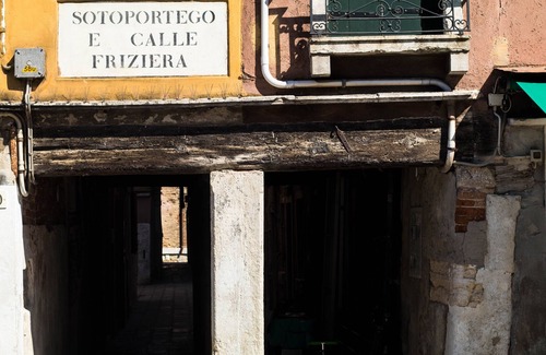 Castello Apartment | Experience The Golden Tree: Apartment in Central Venice