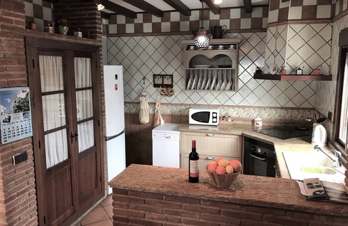 El Gastor Cottage | Guest Rated 10/10: The Golden Valley's Rural Paradise Awaits