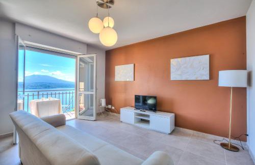 Carcioni Apartment | Relax at The Golden View - Perfect for Family Getaways