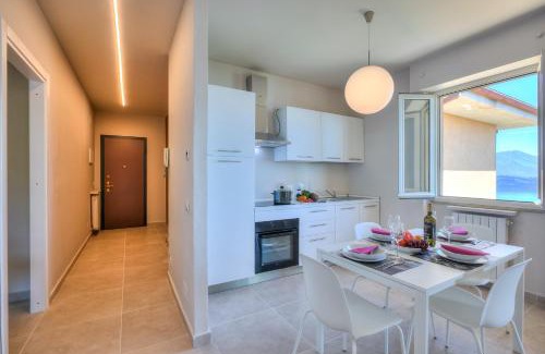 Carcioni Apartment | Relax at The Golden View - Perfect for Family Getaways