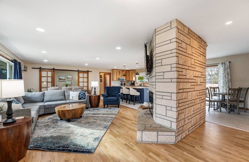 Tri-Cities House | Exceptional Stays at The Goldmine: Pet Friendly & Breakfast