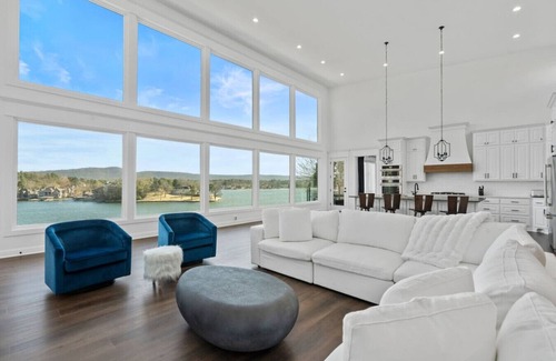 Rockwell House | The Good Life, Luxury Modern Lakehouse