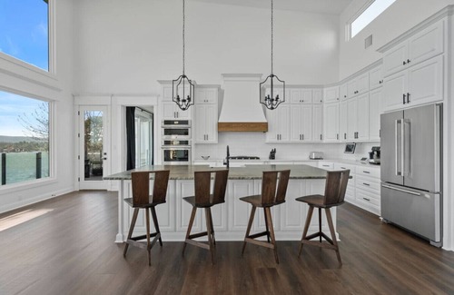 Rockwell House | The Good Life, Luxury Modern Lakehouse