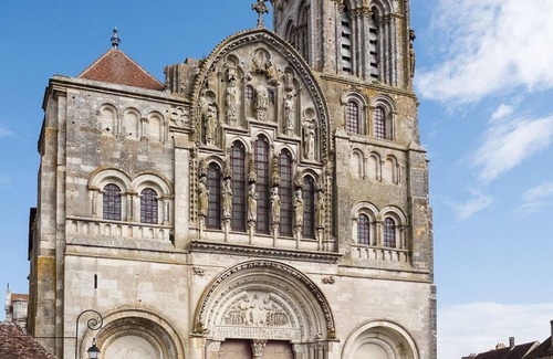 Vezelay Apartment | Cozy Getaway: The Good Studio Near Vezelay Basilica