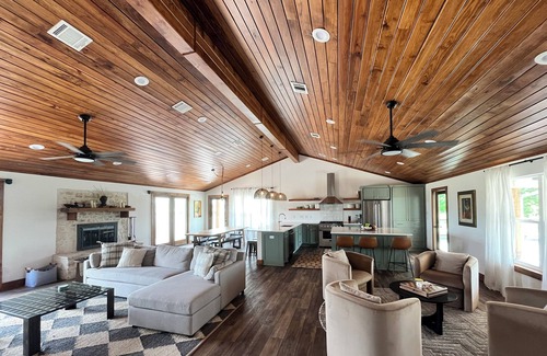 Castell House | The Good Time on the Llano River