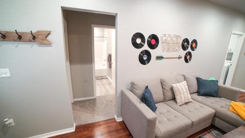 Chickasha House | Experience The Good Vibes House: 10/10 Family Retreat
