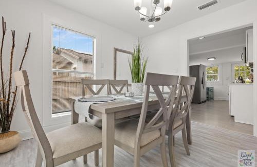 Tampa House | Good Vibes Only Cottage: 4-Star Pet & Child Friendly Retreat