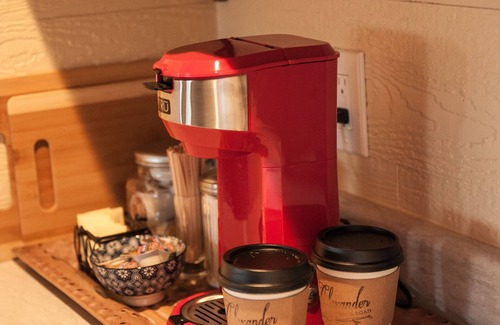 Dripping Springs Cabin | Explore The GOODNIGHT: Treehouse Suite with Kitchenette