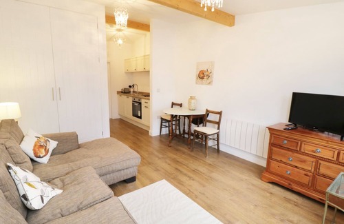 Thornton-Cleveleys Cottage | Enjoy the Goose Shed: Pet-Friendly Retreat in Lancashire