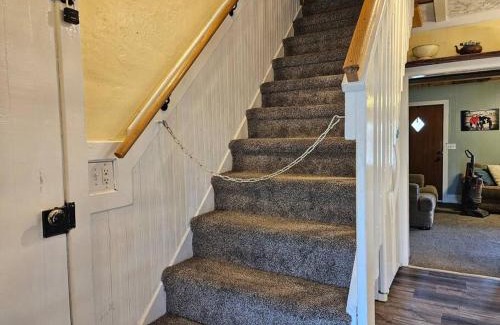 Henrieville House | Cozy Getaway at The Goulding Cottage with Loft Space