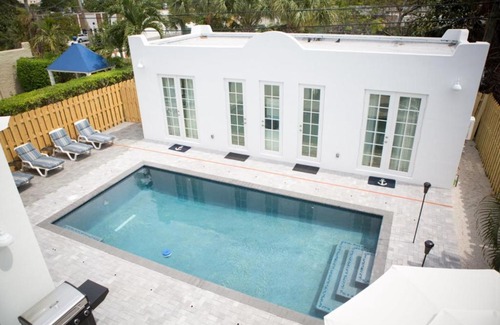 Grandview Heights House | Guest Rated 10/10: The Grace FitzPatrick with Pool
