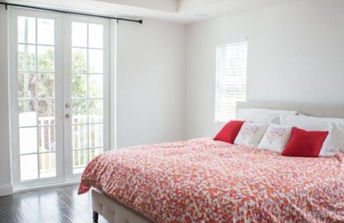 Grandview Heights House | Guest Rated 10/10: The Grace FitzPatrick with Pool