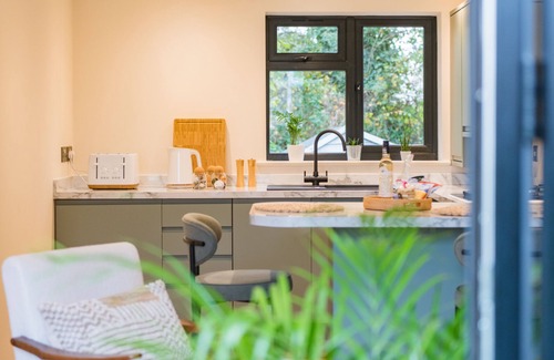 Beckley Cottage | The Grain Store - a holiday let that sleeps 2 guests in 1 bedroom