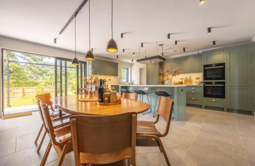 Foxley House | Discover The Grain Store: Pet-Friendly Family Retreat