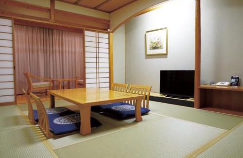 Minami-komatsu Hotel | Family-Friendly Getaway at The Gran Resort Oumi Maiko