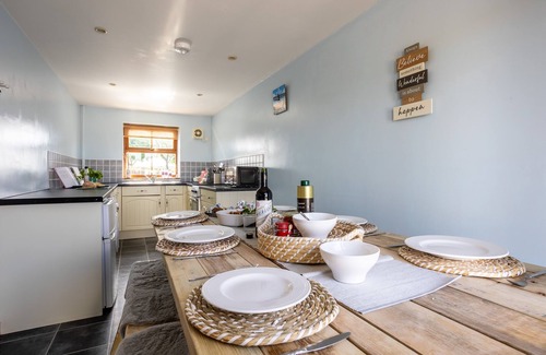 Llanfaelog House | Pet-Friendly Getaway: The Granary with Top Guest Rating 9.8