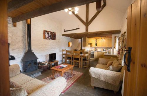 North Cornelly Apartment | Discover The Granary: Oceanfront Bliss with Private Beach